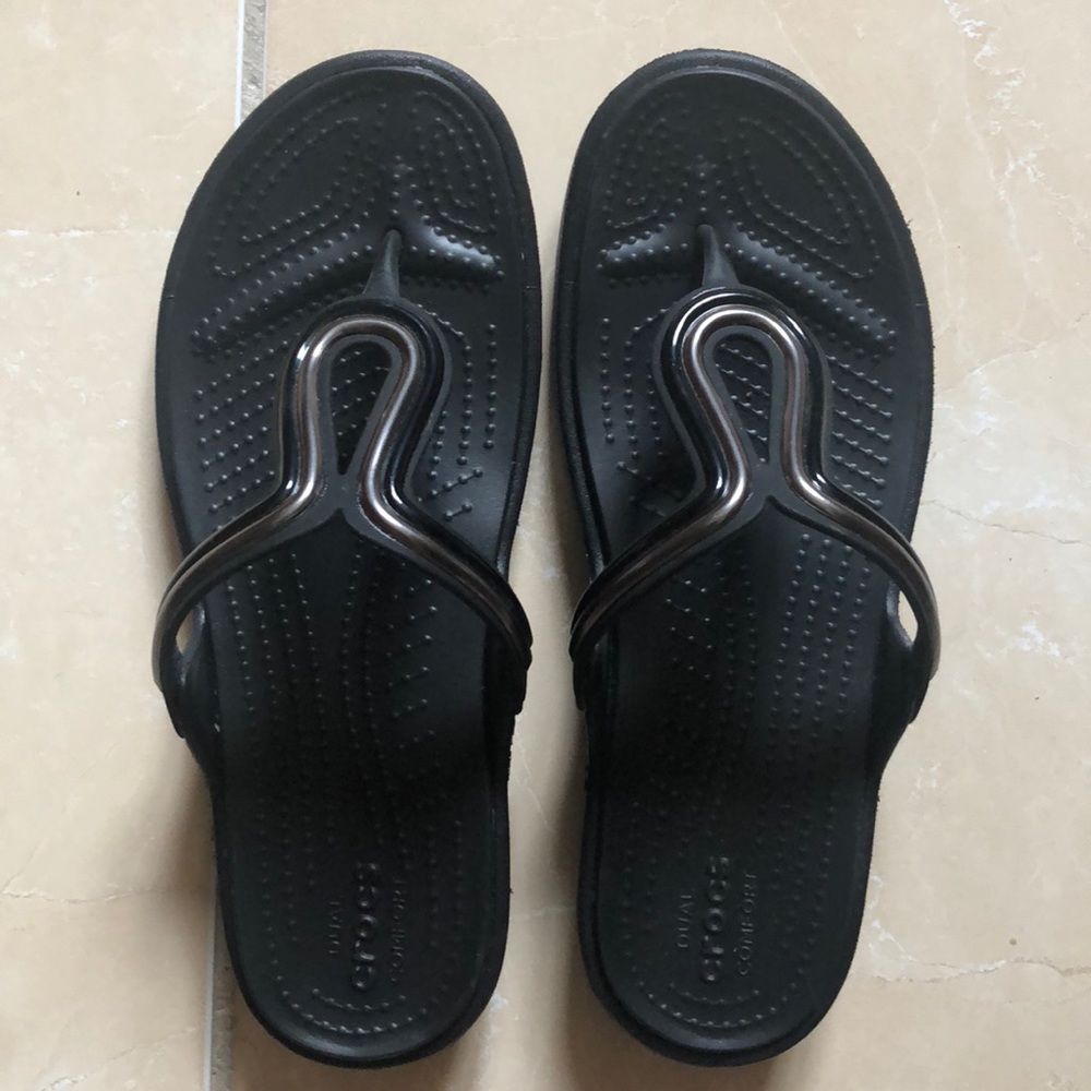 Crocs size 7